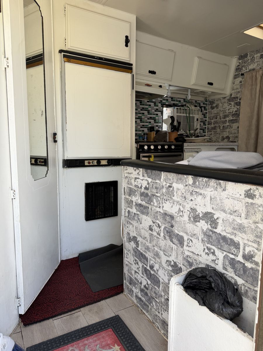 Main image 19