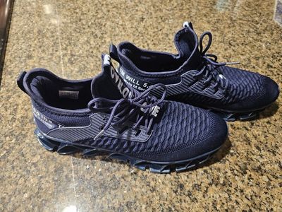 Will Love 5400 lb Running Shoes