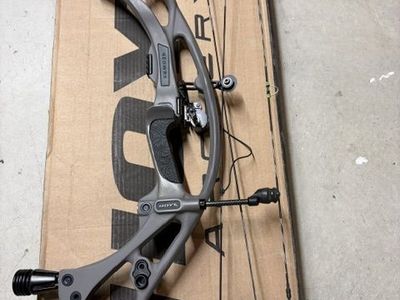 Hoyt RX8