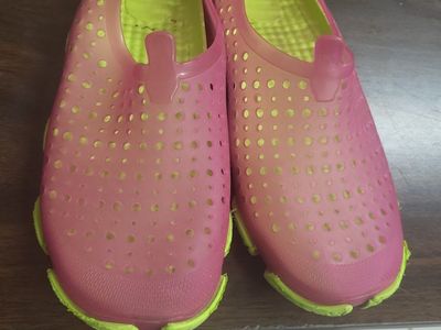 Girl's size 13-1 watsr shoes pink amd lime green.