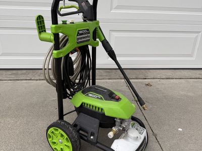 Greenworks Pressuee Washer 1800 PSI