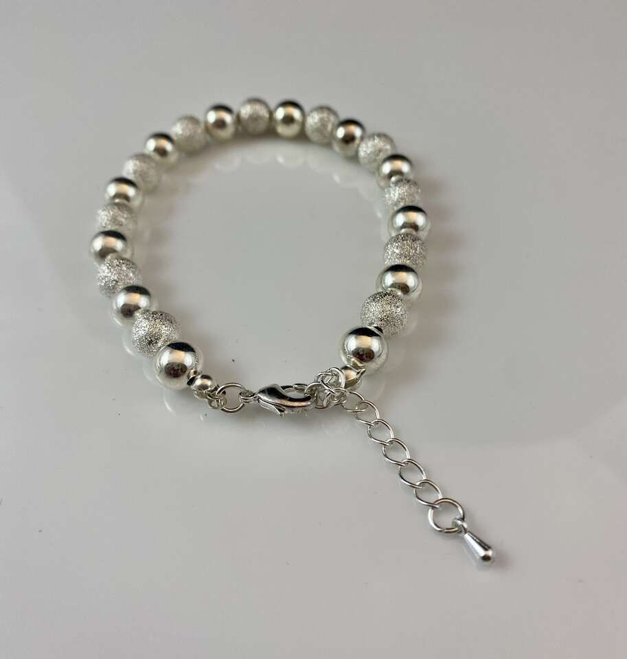 NEW - Beautiful Adjustable Silver Plated Bracelet/Anklet - Stunning Smooth and Textured Beads - See Photos