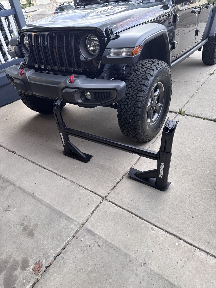 Yakima HD bed rack system with side bars