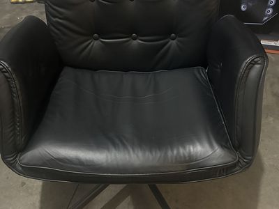Black Adjustable Office / Desk Chair