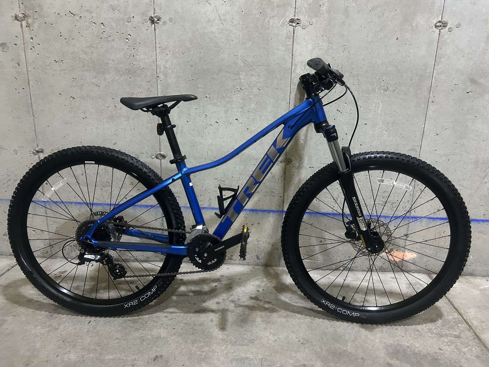 Trek Marlin 6 - Small 27.5”  - Comes With A Smith Bike Helmet