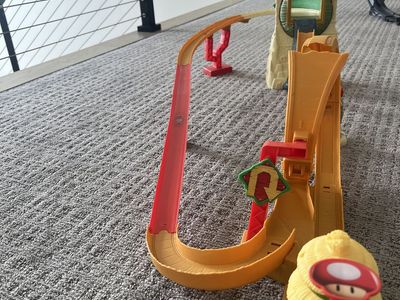Mario Kart Hot Wheels Track