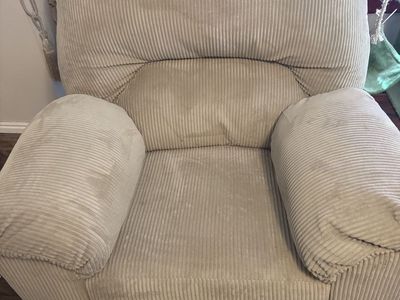 Super comfortable recliner