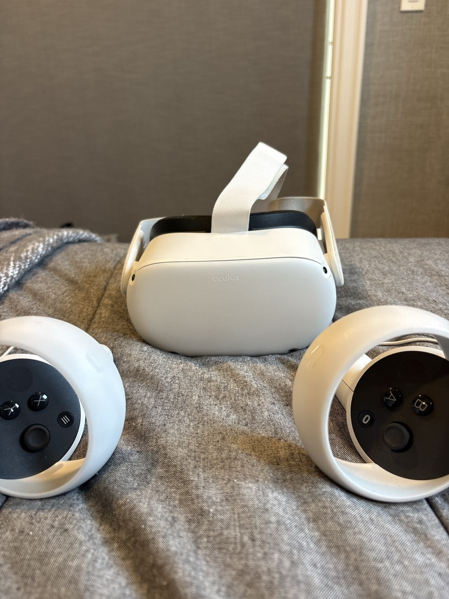 Meta Quest 2 (Oculus Quest 2) VR Headset and Controllers - White