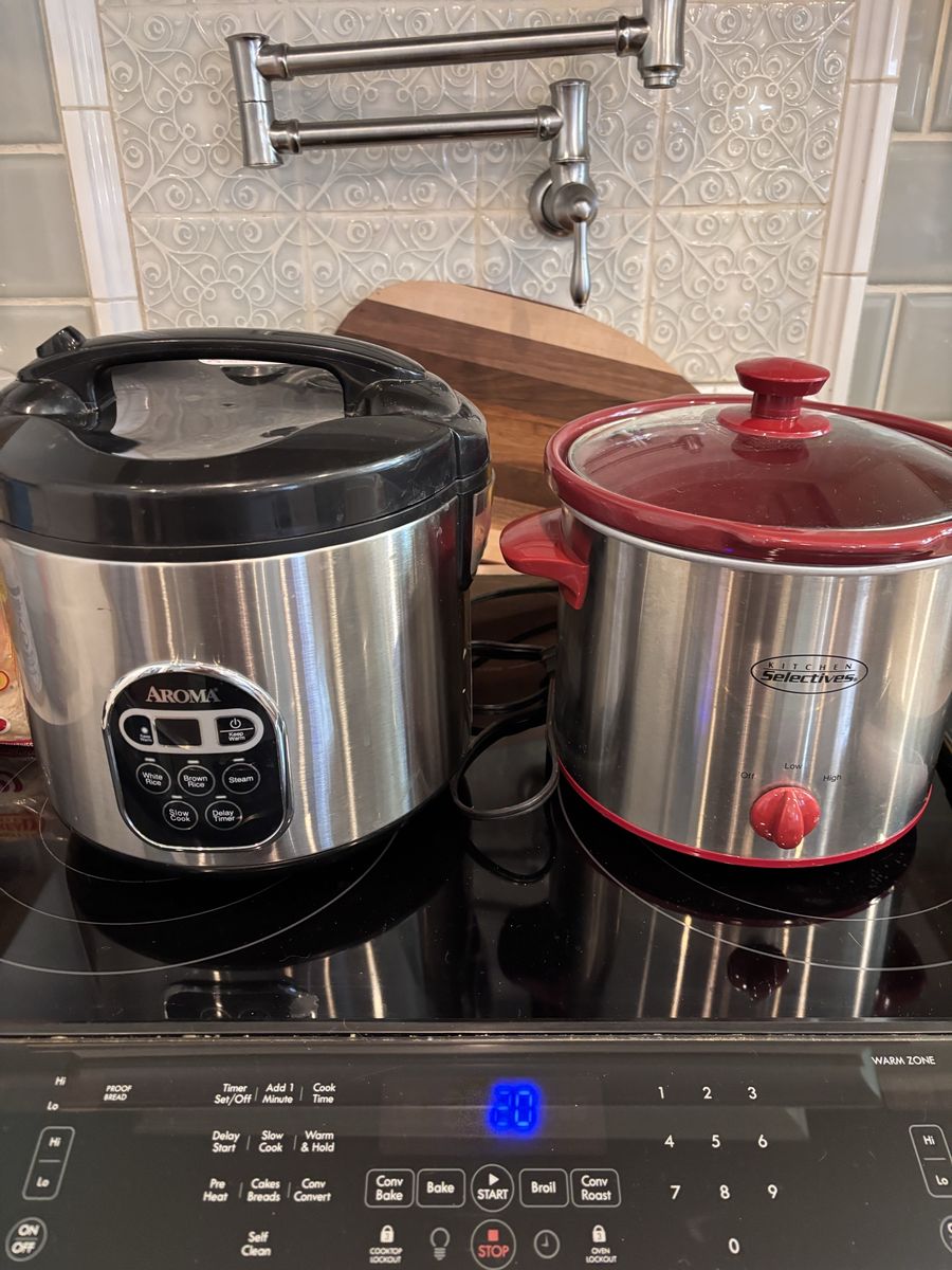 20 cup Rice cooker and medium size crock pot $20/both