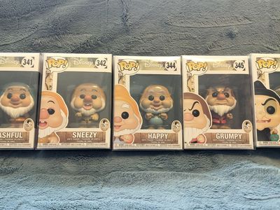 2017 Funko Pops "Snow White and the seven Dwarfs" Prices in description