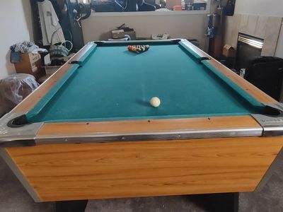 Valley pool table