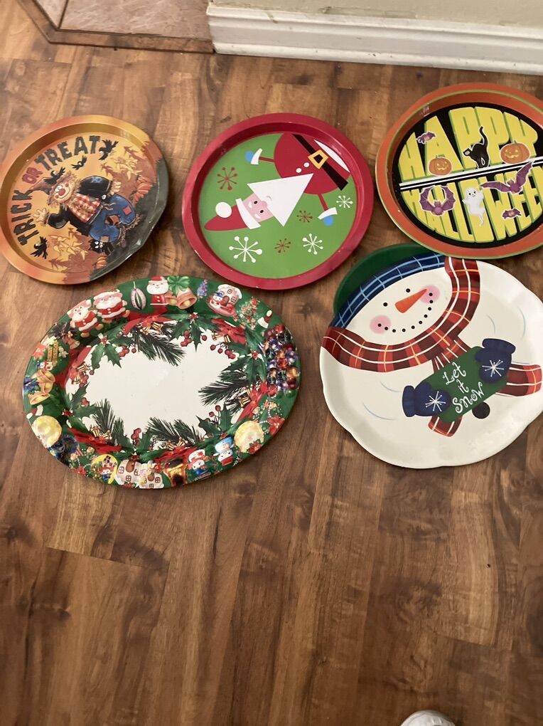 6 Holiday Trays