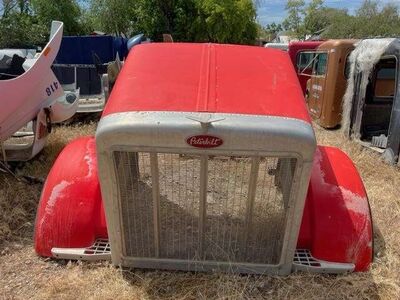 Peterbilt 357/378 119" Hood Assembly (Used, Damaged)