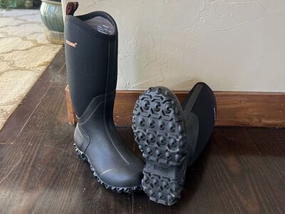 Showave barn boot and mud season