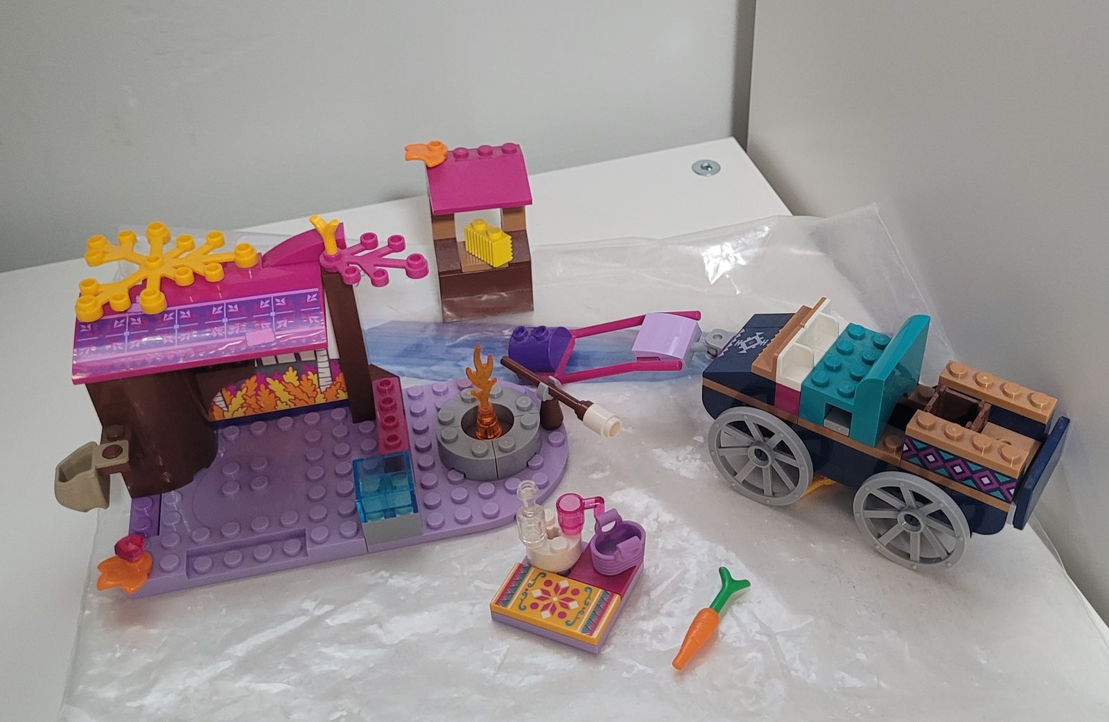Lego Elsa's Wagon Adventure-no minfigures