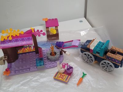Lego Elsa's Wagon Adventure-no minfigures