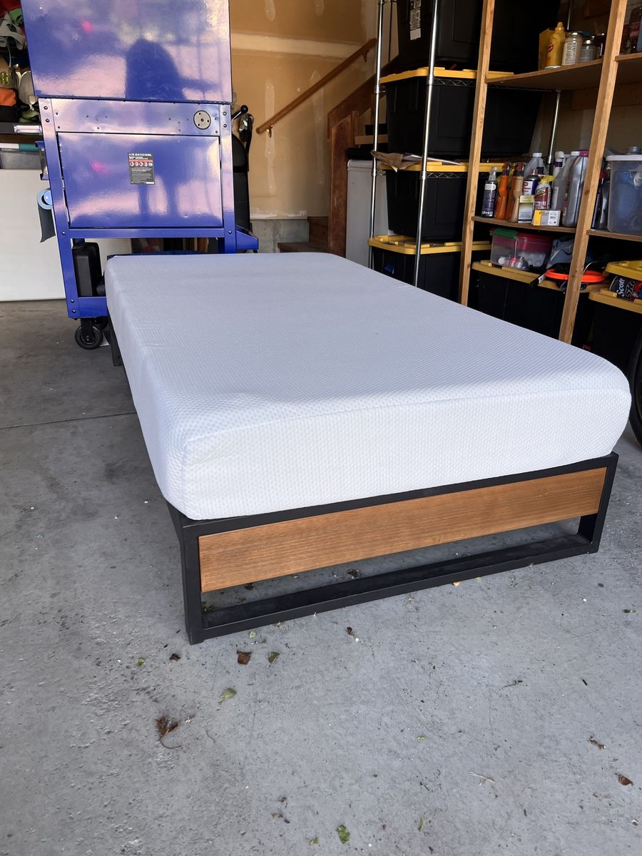 Twin bed 8” green tea memory foam Zinus