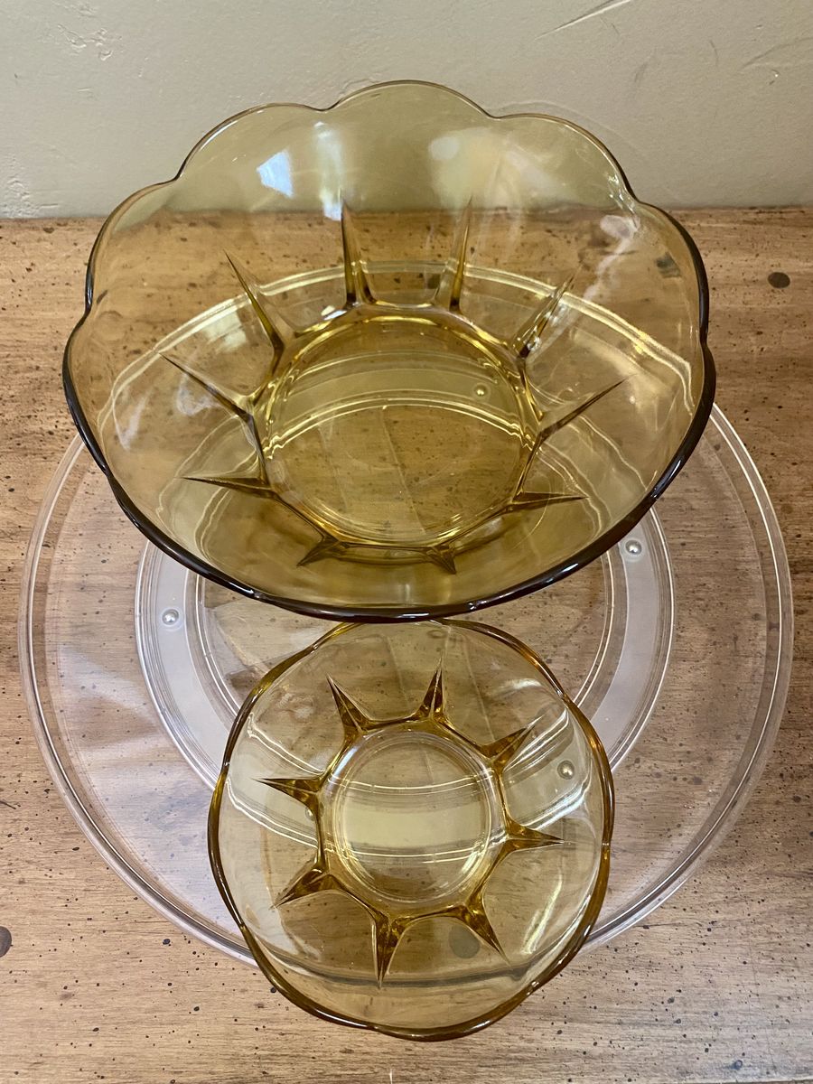 Vintage 1960s Amber/Honey Glass Scalloped Edge Bowl Set - Large & Small Dish, Starburst Design - C PIX