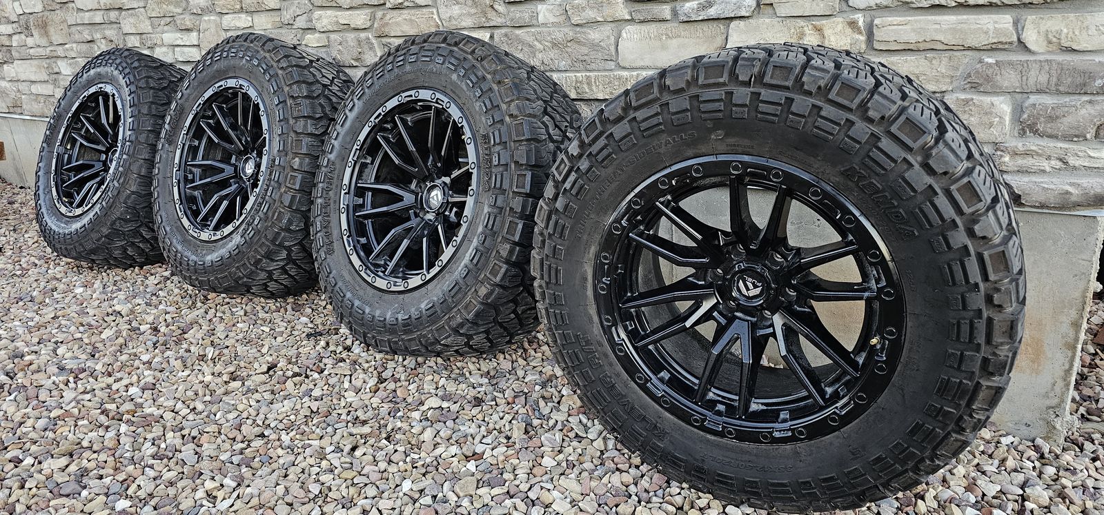 20"wheels and 35"tires