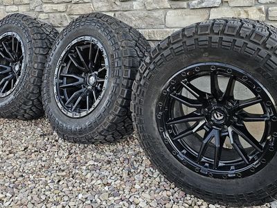 20"wheels and 35"tires