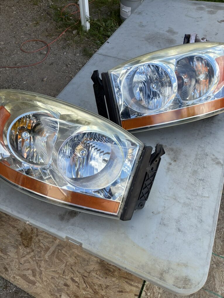 06-09 Ram Headlights