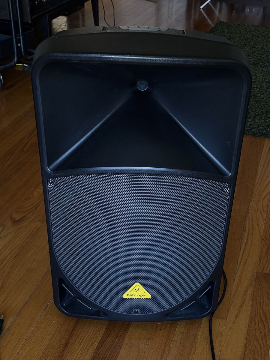Behringer Eurolive B115D PA Speaker