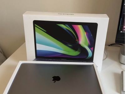 MacBook Pro M2 2022