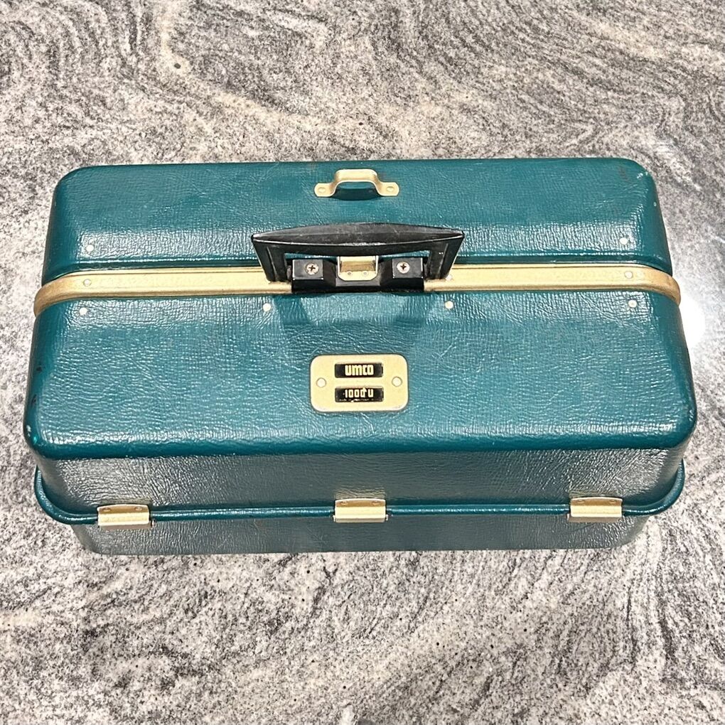 Vintage UMCO Tackle Box