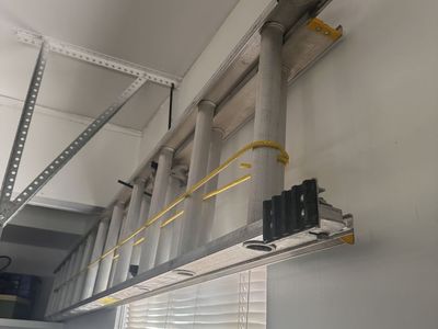 Aluminum Extension Ladder 24 ft Heavy Duty Garage Stored