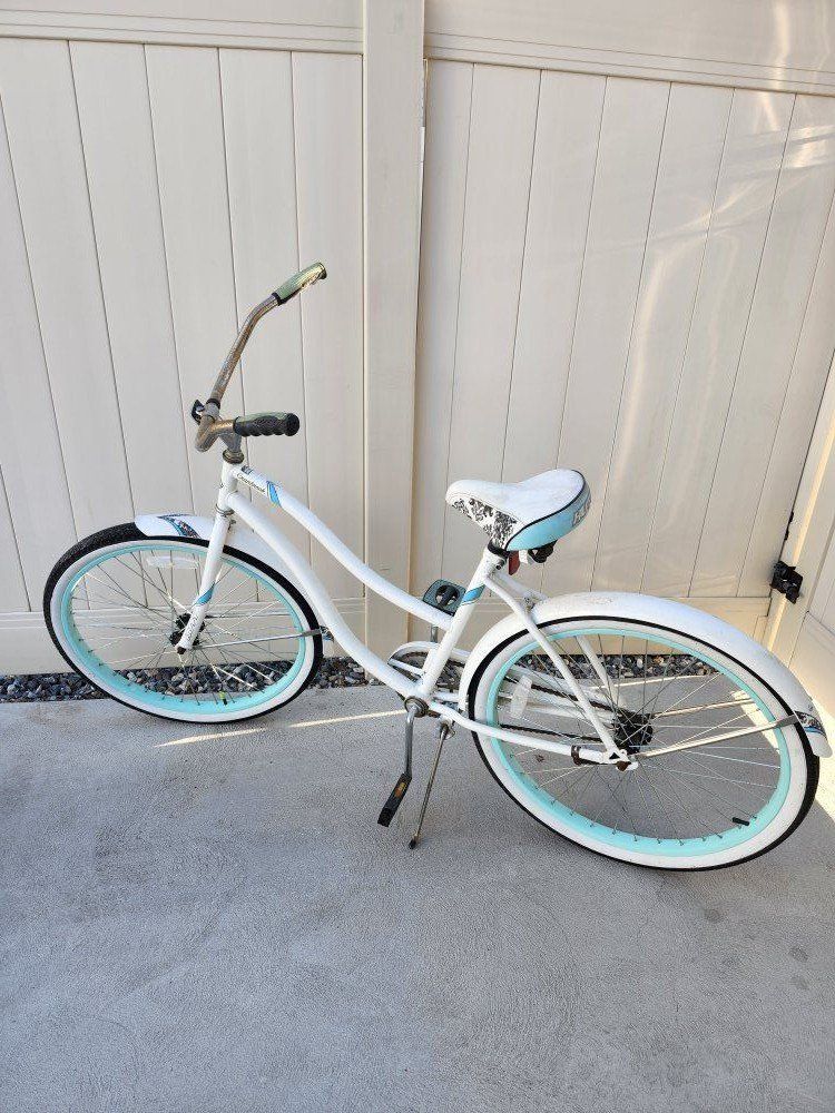 Huffy Womens Cranbrook Cruiser BIKE - used
