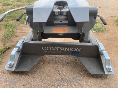 B and W 20k Fifth Wheel Hitch