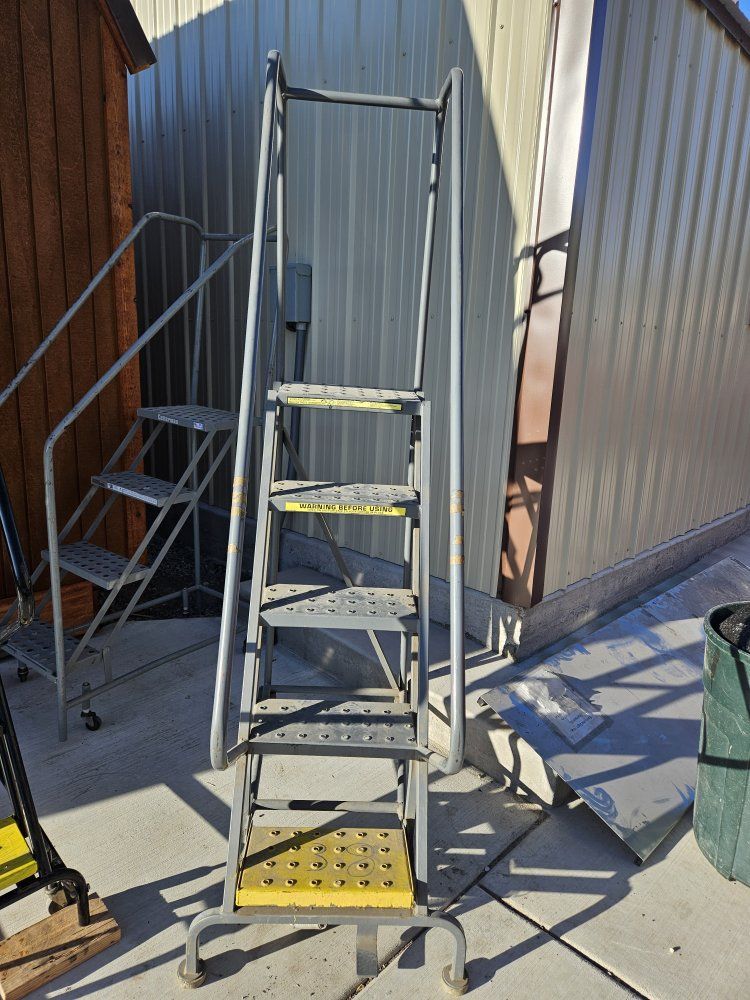 Main image 3