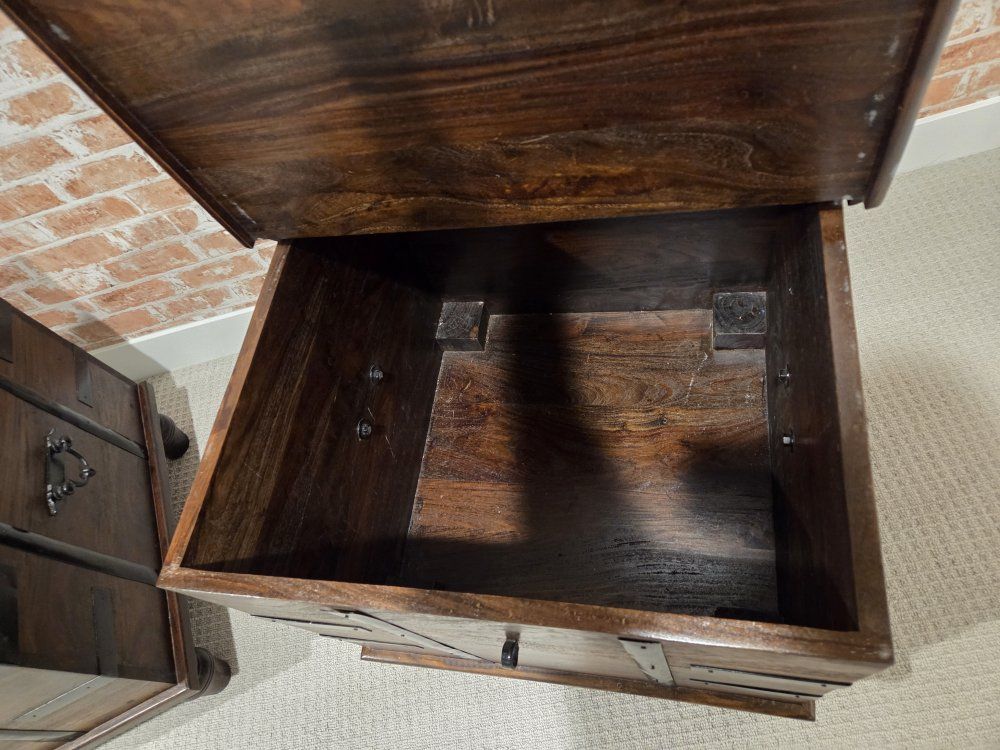 Main image 5