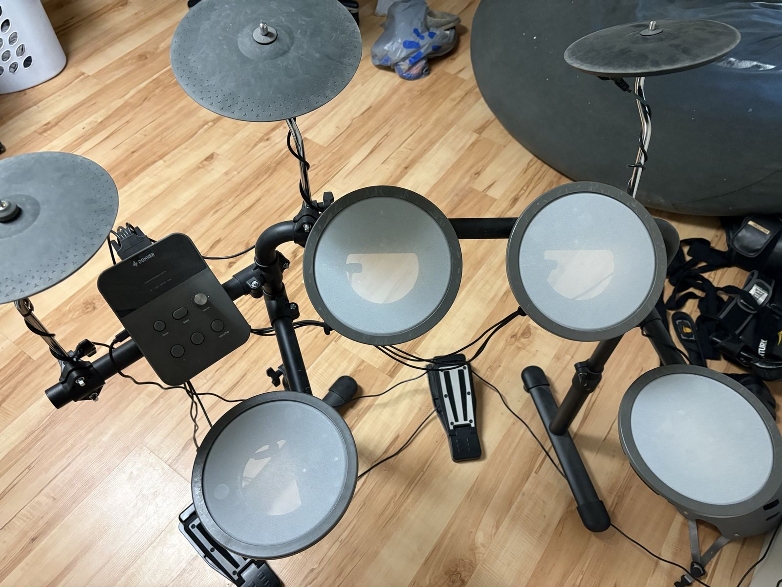 Donner DED-70 Electronic Drum Set with Sound Module and Throne