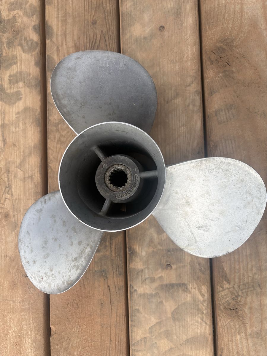 17p mercruiser 3 blade prop