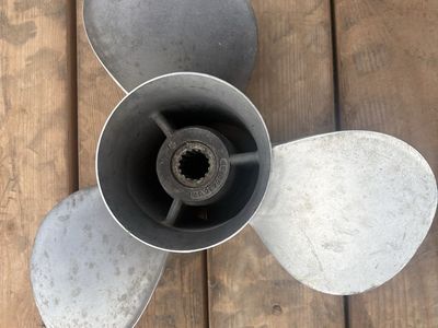 17p mercruiser 3 blade prop