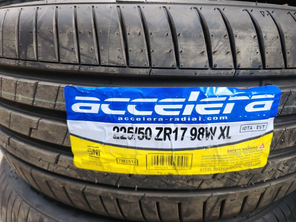 225/50r17 accelera radial