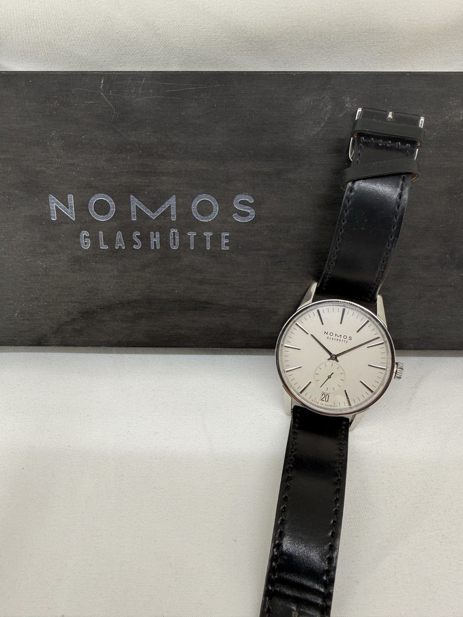 NOMOS Glashütte Zürich Datum (White/Silver Dial) - Reference 802