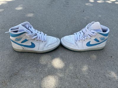 Women’s Nike and On Cloud size 5.5,5 shoes