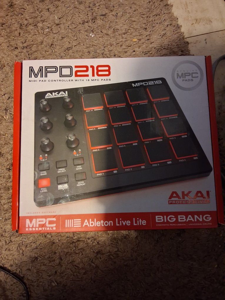 AKAI Professional MPD218 USB MIDI Pad Controller with 16 MPC Pads