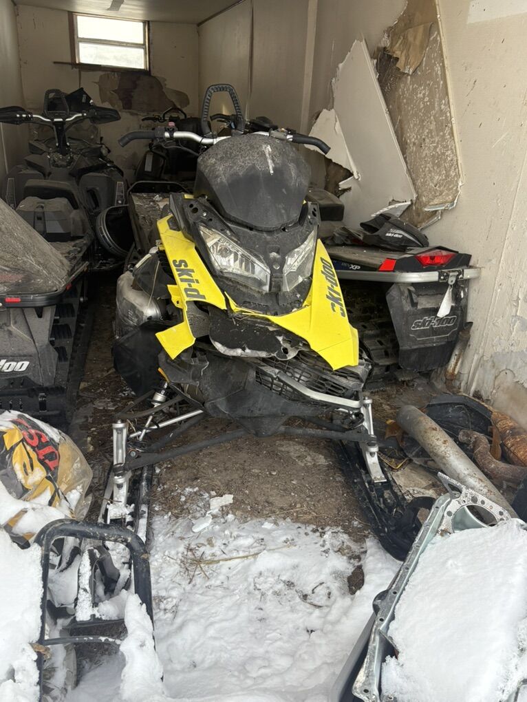 2017 Skidoo 850 165 Track