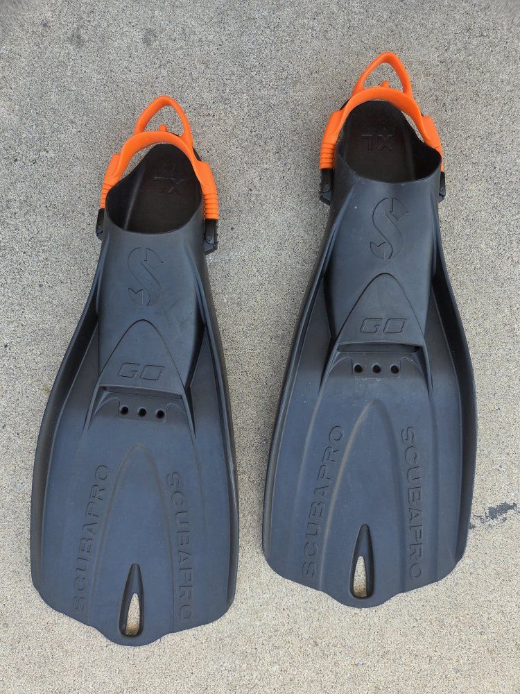 Scubapro Go Travel Fins XL Black/Orange Adjustable Bungee Straps for Snorkeling/Diving