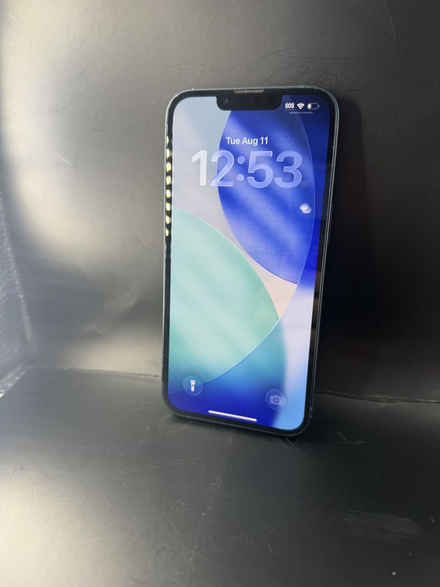 iPhone 13 128GB Midnight Black (Unlocked)