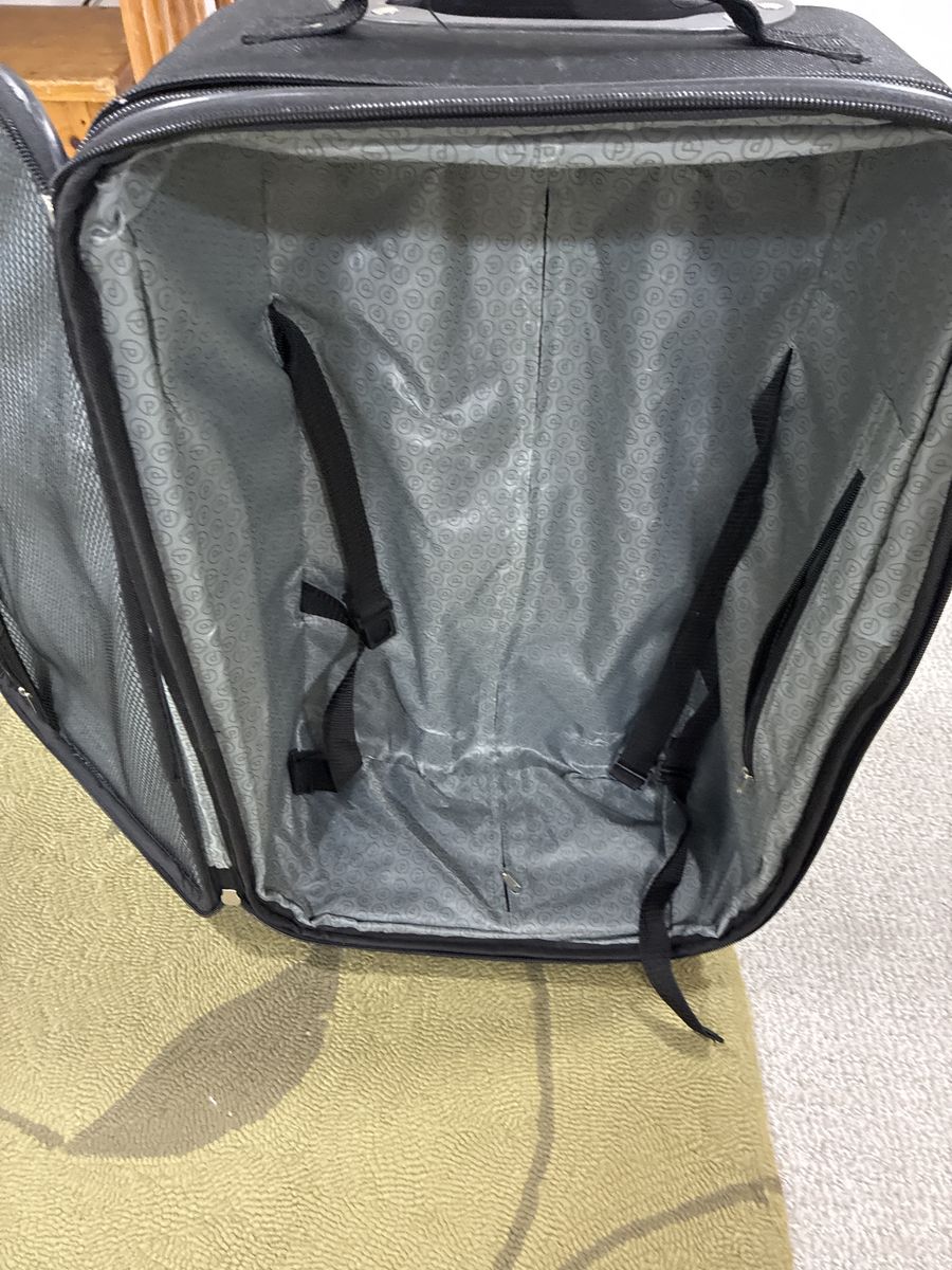 Black Fabric Suitcase/Luggage - Spacious & Durable Travel Bag 23x15 inches