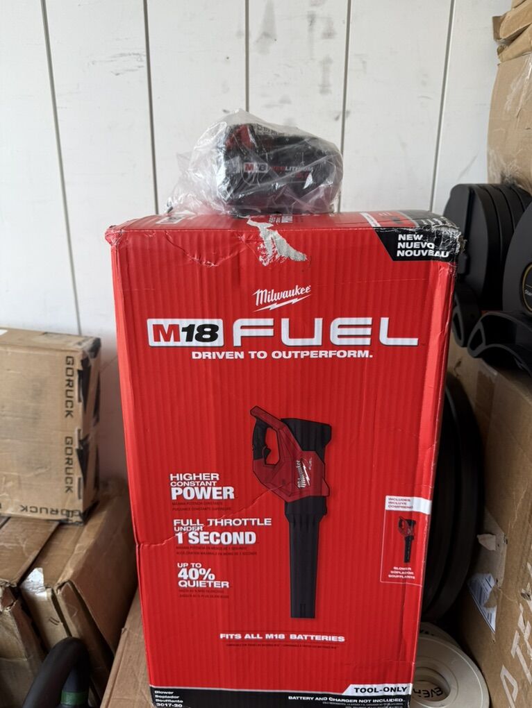 New Milwaukee M18 Blower With Battery