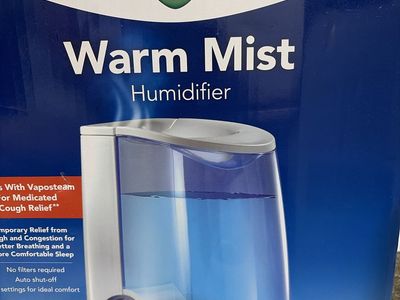 Vicks Warm Mist Humidifier 1.0 Gallon Capacity Filter Free