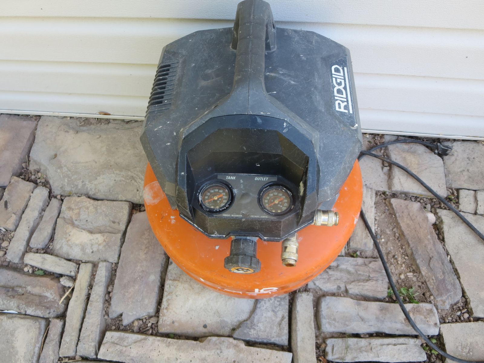 Ridgid 6 gal. 150 psi portable electric pancake air compressor