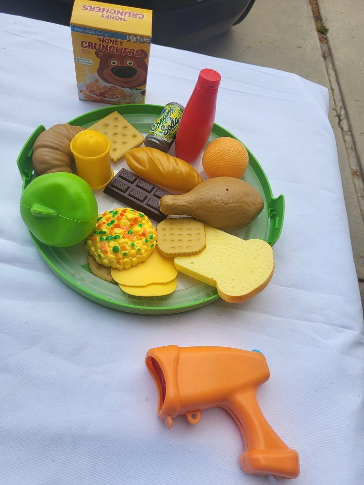 Assorted Play Food Set with Cereal Box, Fruit, Bakery Items and Scanner Toy