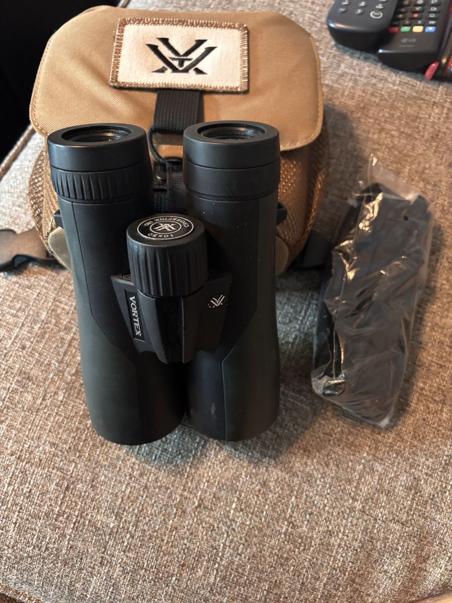 Really nice Vortex crossfire 12x50 hd binoculars in case with strap