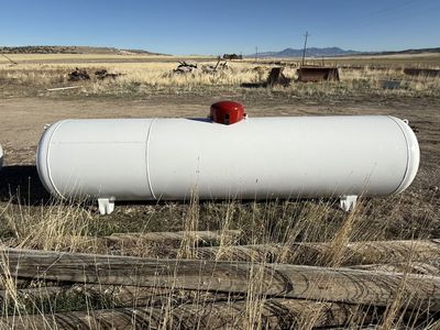 1000 Gallon Propane Tank